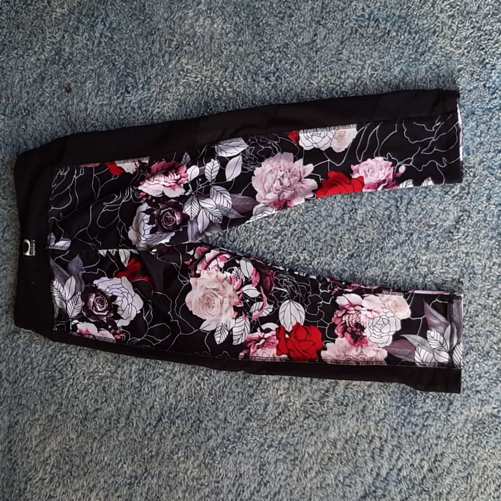 BeBe Sport Capri Pants - Picture 4 of 5